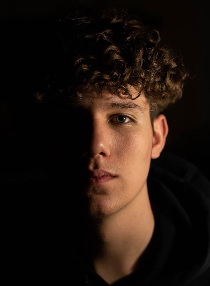 Rexocktv's tweet photo. Enzo._photo sur Instagram 😜 #photography #photooftheday @frenchvisuals #portrait #NimesOlympique https://t.co/6NoL7QsgZx