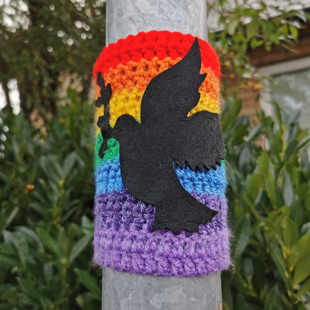 The yarn bombers have been out in force in #FenDitton again, this time for #LGBTQhistorymonth #LGBTQHM2021 #lgbtq🌈