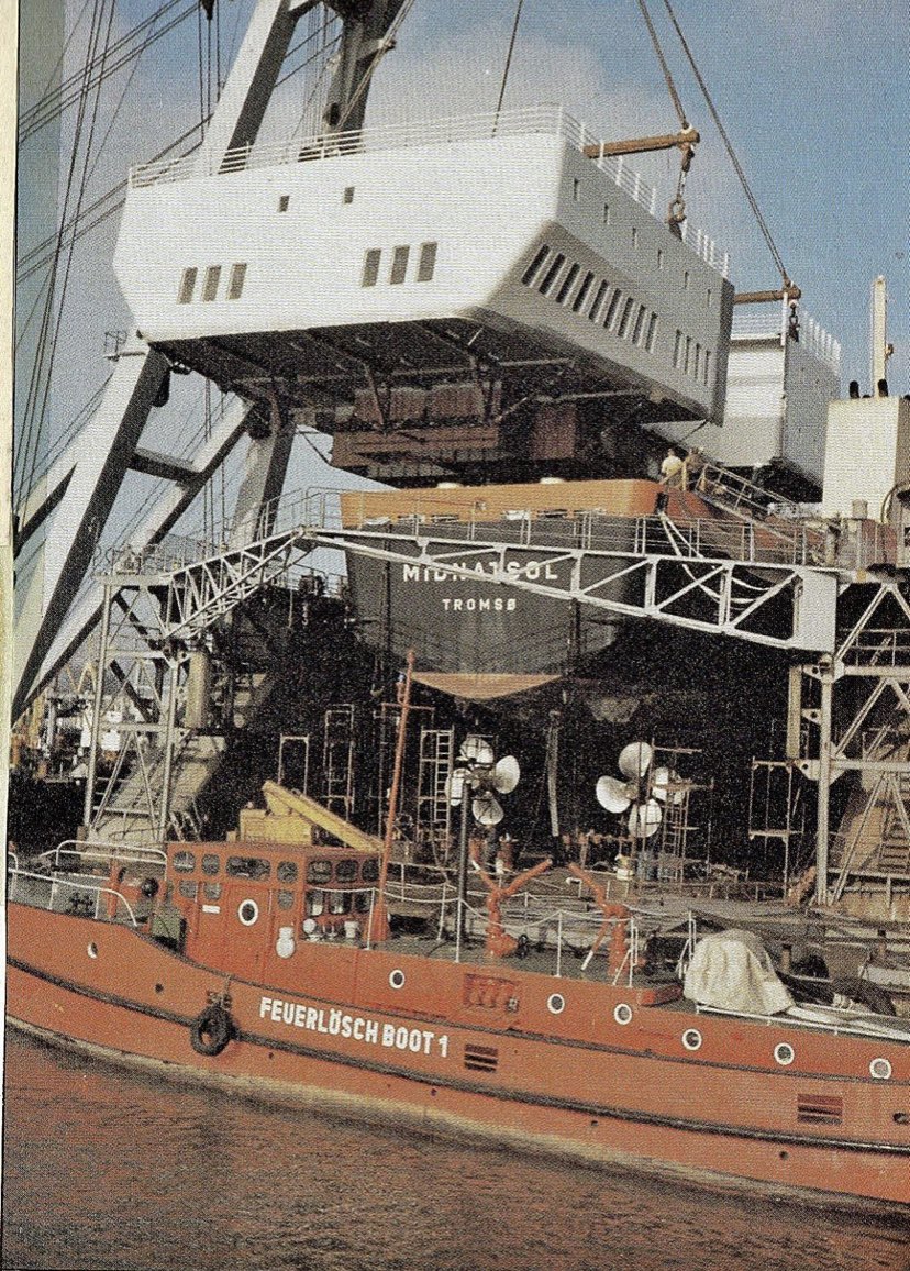 EIbe1's tweet photo. Im März 1987 erhielt die damals 5 Jahre alte #MSMidnatsol beim Motorenwerk Bremerhaven ihr neues Heck mit Kabinen und Salon anstelle des Krans umd des Frachtbereiches. 
#Hurtigruten #TFDS #KrisAufSee https://t.co/Fh8k2BVrj2