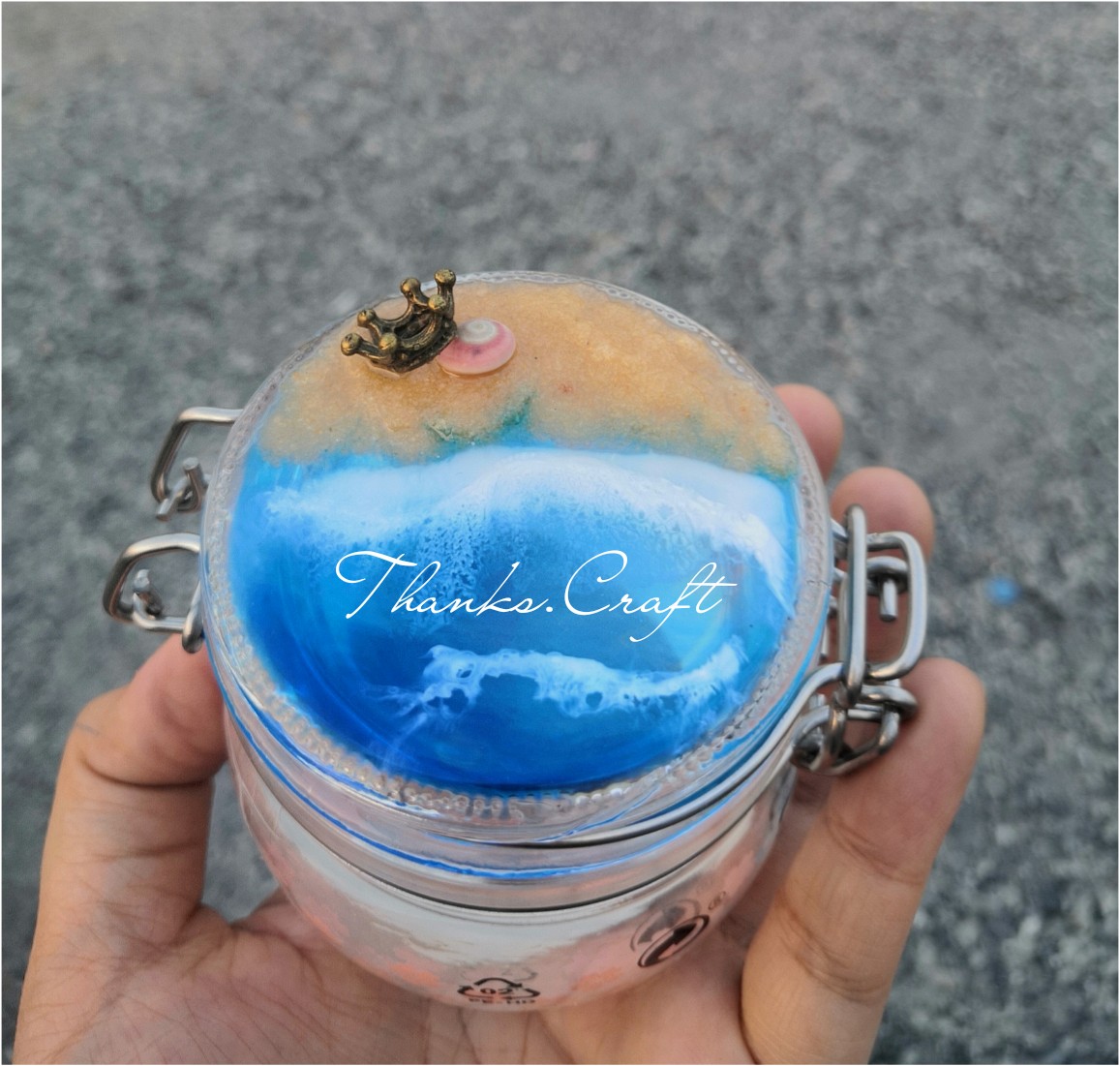 ThanksCraft's tweet photo. 3.โหลคุกกี้ประดับด้วยมงกุฏ
ราคา 280 บาท
ค่าส่ง 40 บาท (กี่ชิ้นก็ราคาเดียวค่ะ)
#เรซิ่น
#Resin
#Handmade
#ThanksCraft https://t.co/0kJLFxRTFa