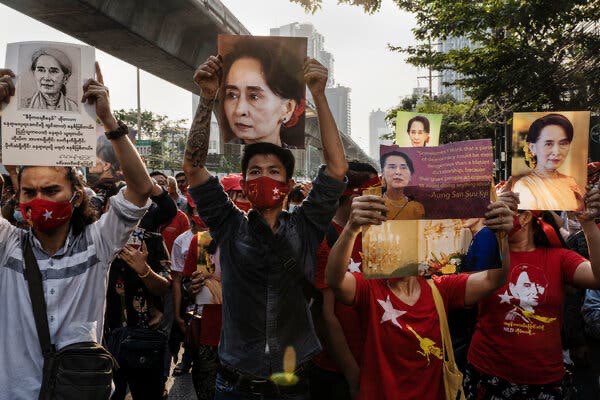 ToHu26845883's tweet photo. Teamwork makes the dream be true!!!
🇲🇲❤
Let's fight together!

FREEDOM FROM FEAR
#HearTheVoiceOfMyanmar
#WeNeedDemocracy https://t.co/YjR24zGwRp