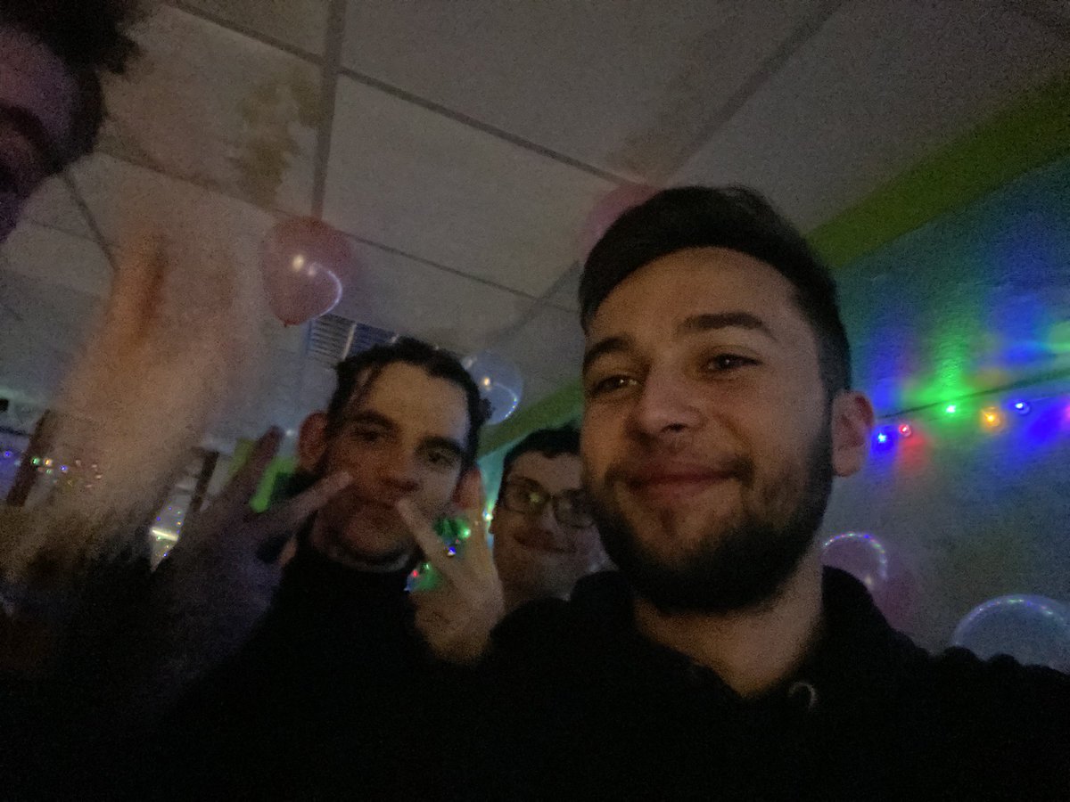 camyleroy's tweet photo. Joyeux anniversaire nicooo, profite bien, en espérant qu’on se revoit vite ! @nico_frnk02 🎈🥳 https://t.co/nXnGtXZ4cj