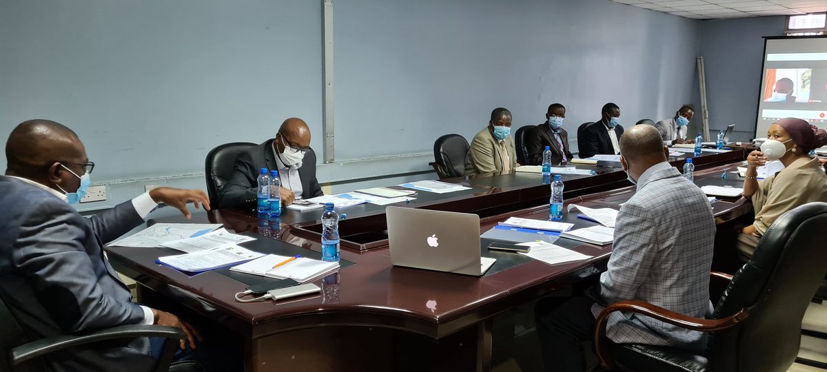 lapsset's tweet image. Today @lapsset hosted a Meeting on land acquisition for the LAPSSET Corridor, led by Lands PS @Lands_Kenya Dr. Muraguri and attended by @NLC_Kenya CEO Kabale Tache, Commissioner Allister Murimi, Senior and Technical Officials from Min. of Petroleum and State Agencies.