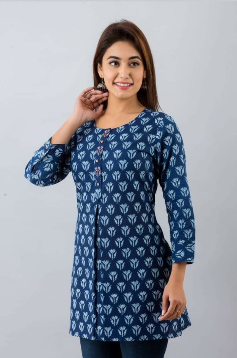 HaatWrld's tweet photo. A++..
BLUE COLOR PRINTED TUNIC FOR WOMEN
*Size -  S TO XXL (38 TO 46)
Price- 897/- 
For members - 797/-
Real shoot 

#tunic
#topsforgirls
#topsforwomen
#tunictop #blueaesthetic #bluecolor #bluecolour #fashionlove #fashionlife #gramhaat #printedtop #printedtunic https://t.co/85ghZJL4Lr