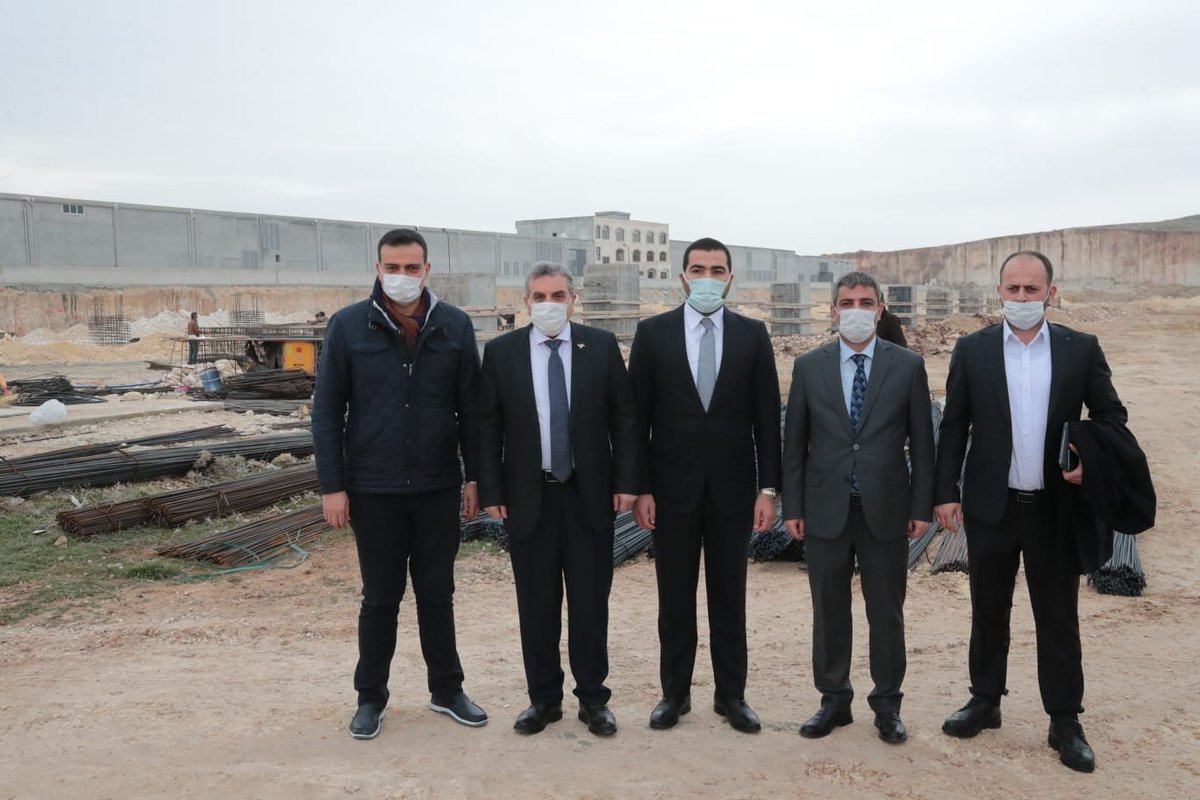 İş insanı İbrahim Yıldız tarafından 2. OSB'de yapımına başlanan Naturel İplik Fabrikası inşaat alanında incelemelerde bulunduk.

Hem şehrimize istihdam hem de tarımsal üretimimiz olan pamuğa katma değer sağlayacak yatırımcımızı tebrik ediyorum.