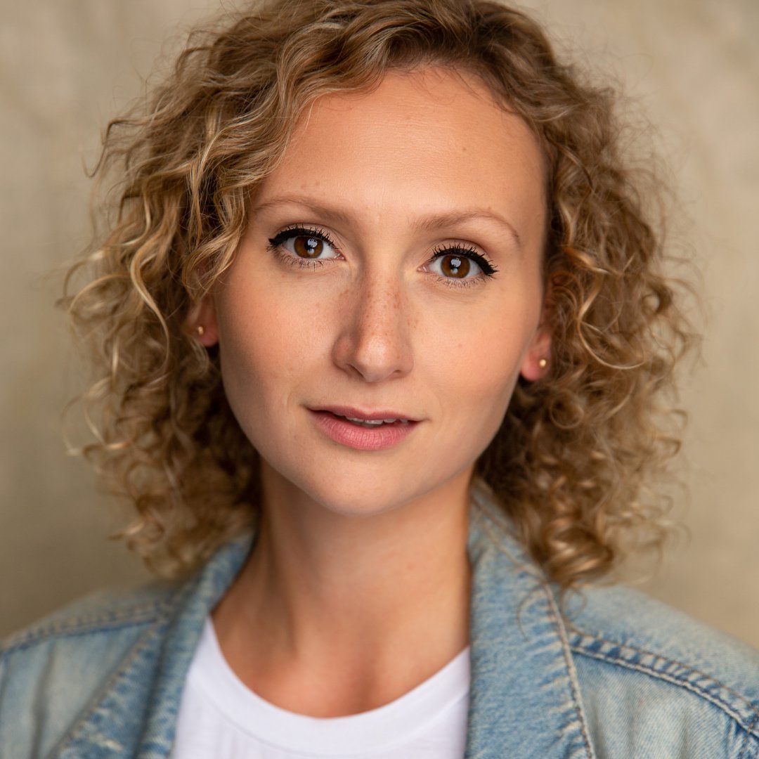 dbmtalent's tweet photo. ⭐️AURIOL HATCHER⭐️

📸 Auriol as Donna Sheridan in Mamma Mia (RCCL)

📞: +44 (0)20 7620 2478
📧: office@davidballuk.com
🌐: https://t.co/0xdcqKsDjs
 
#DavidBallManagement #DBM #Theatre #Singing #Dancing #Acting #CastingDirector #CastingTeam #LondonTheatre @AuriolHatcher https://t.co/WgZzHFPfYq