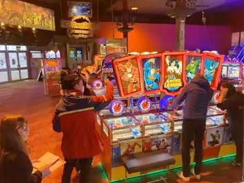 SharpFutures's tweet image. Last year some of the participants on our #FastTrackFund digital production management course assisted Submarine Films on the shoot for the new STEPS track &apos;To The Beat Of My Heart&apos; in Blackpool - the video is out now! 

@GMCAdigital