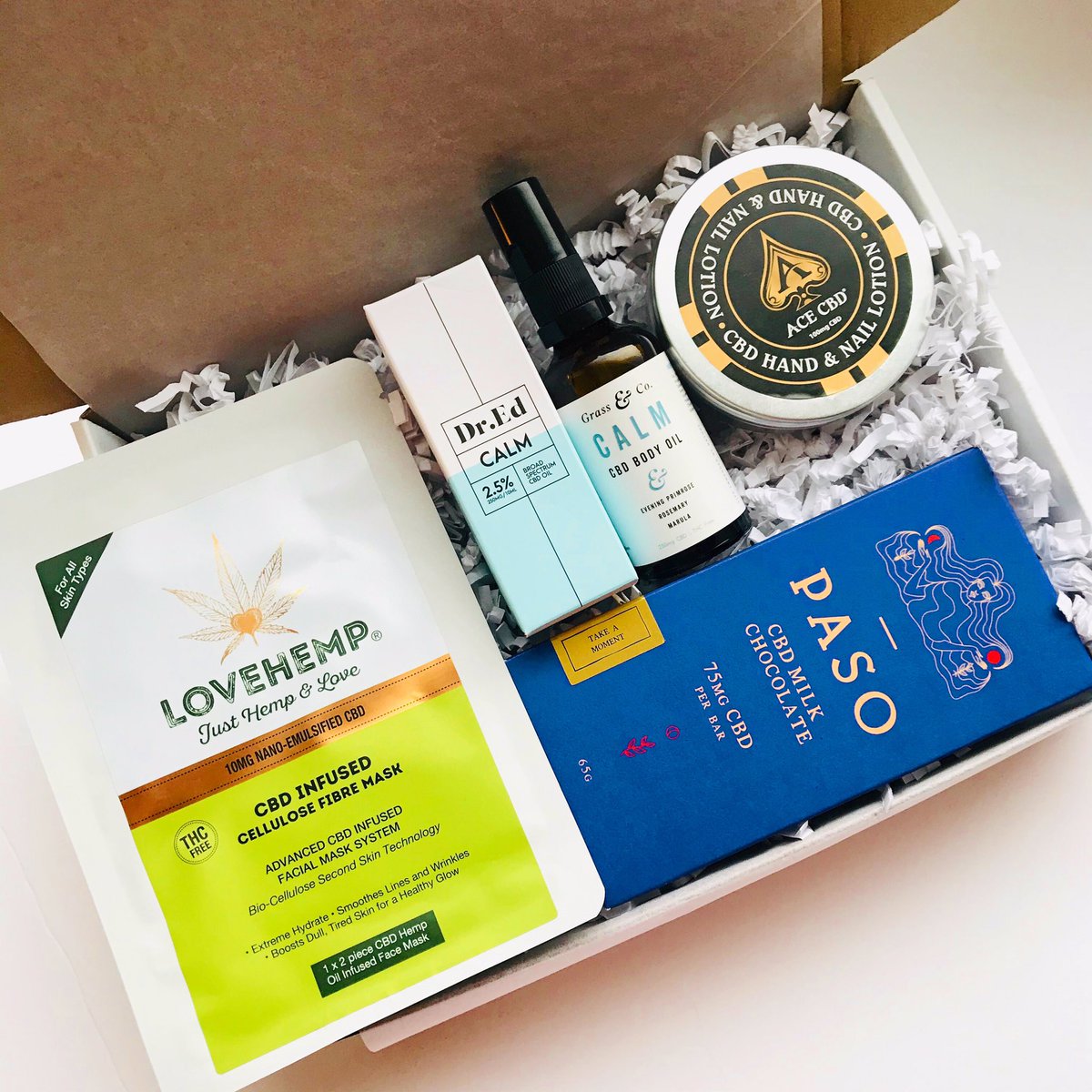 SerenityBoxCo's tweet photo. #Valentine or #Galentine our ‘Serenity Night In Box’ is perfect to send with a gift message. #cbduk #cbdoil #gift #ValentinesDay #GalentinesDay https://t.co/z6tAatZh0Y