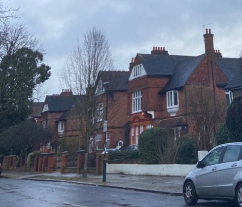 Here are a few photos from our Year 4 well-being walk yesterday.Students were asked to walk, relax, and take 2 photos. One of a living thing and another of a building or object. @KGS_Wellbeing  @KGSheadmaster