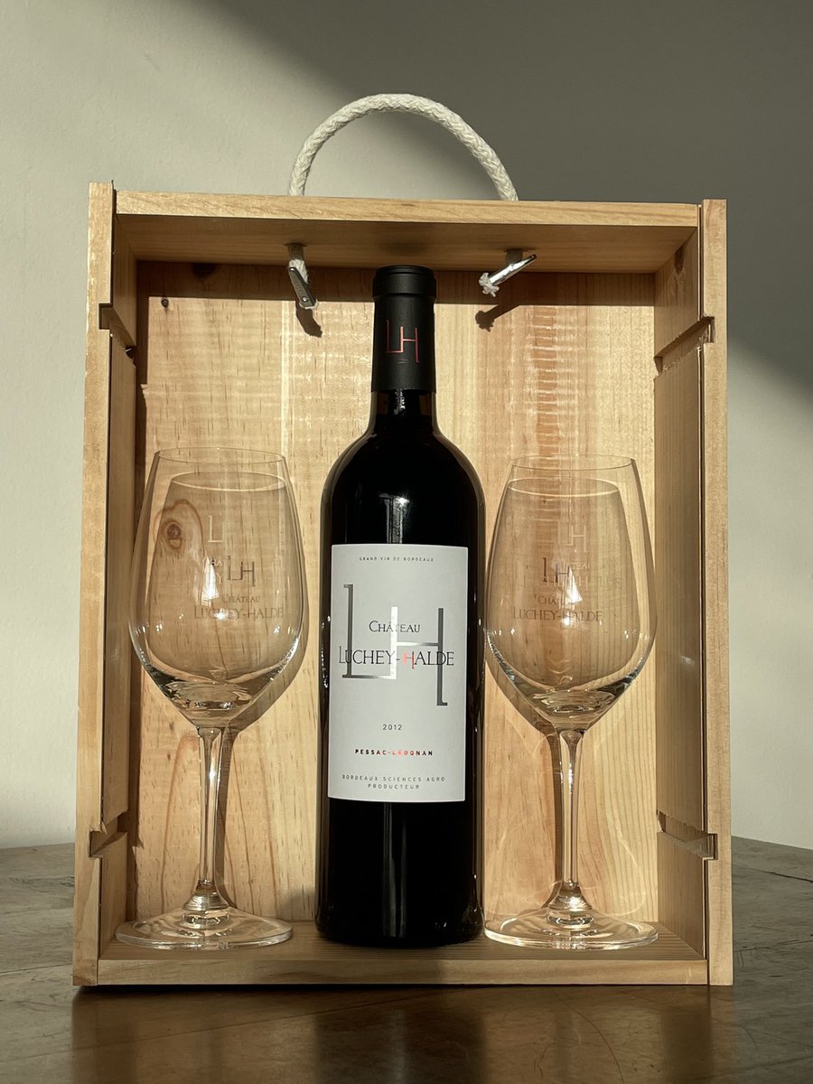 Château Luchey-Halde (@lucheyhalde) on Twitter photo Pour la #SaintValentin, partagez un verre de <a href="/lucheyhalde/">Château Luchey-Halde</a> avec l’élu.e de votre coeur. Le coffret comprenant la bouteille de Château Luchey-Halde rouge 2012 et deux verres gravés est à 50€.
Notre boutique est ouverte du lundi au vendredi de 9h à 12h et de 14h à 17h. Pour la #SaintValentin, partagez un verre de <a href="/lucheyhalde/">Château Luchey-Halde</a> avec l’élu.e de votre coeur. Le coffret comprenant la bouteille de Château Luchey-Halde rouge 2012 et deux verres gravés est à 50€.
Notre boutique est ouverte du lundi au vendredi de 9h à 12h et de 14h à 17h.