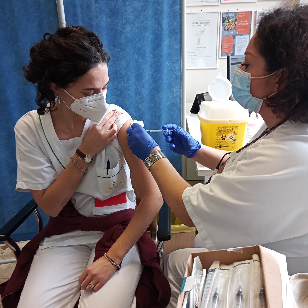Con questa settimana il San Camillo IRCCS conclude il primo ciclo di #vaccinazioni anti #Covid19. 

Il personale ha ricevuto la seconda dose di #vaccino #Pfizer/BioNTech, compiendo una scelta responsabile verso il prossimo e gettando le basi per un Ospedale sempre più sicuro.