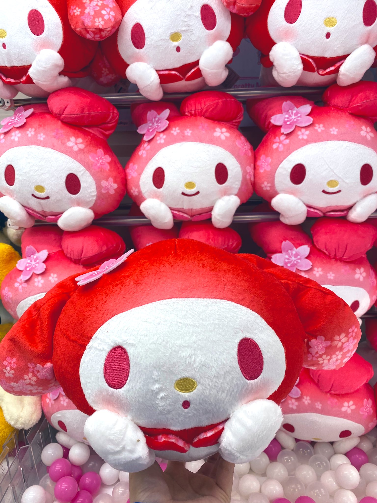 Gigo新宿歌舞伎町 Gigo史上最多 クレーンゲームいっぱいのお店 1階登場中 マイメロディ 桜寝ころびｂｉｇぬいぐるみ マイメロをgetして お家に連れて帰ってね マイメロからの おねがいっ セガ新宿歌舞伎町