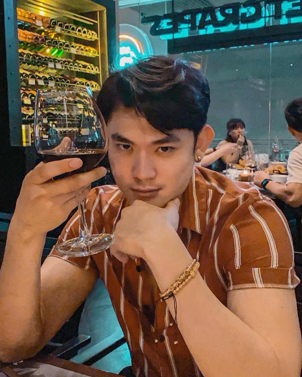 iamzhonglee's tweet image. Habits... #wine #planetgrapes #planetgrapesph