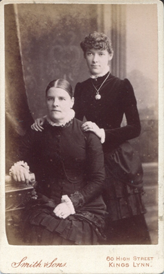 Throughout the early 1880s the body-hugging ‘princess-line’ dress continued to be a popular style and the bustle briefly disappeared entirely. [KLNTY2020.363 & KLNTY2020.226] [9/20]