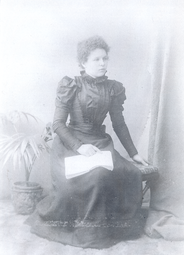 The sleeves of Miss Fayers’ dress [TY2001.5305] appear to be on the verge of becoming the leg-of-mutton style which was fashionable in the mid-1890s, so this dates her photo to around 1893/4. This also allows us to date the unknown couple in TY1996.2669 to a similar date. [13/20]