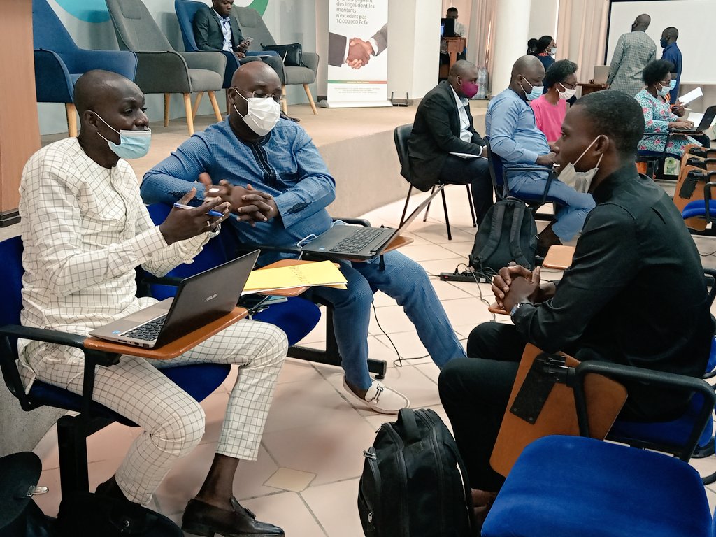 gouvbenin's tweet photo. Le #MPMEPE, #ModesteKEREKOU, était à la @ccibenin ce jour pour superviser la séance d'entretien de la 9ème cohorte de candidats inscrits pour le #PSIE. Ils seront au total 382 candidats qui seront évalués pour 134 postes à pourvoir au titre du mois de février 2021. #Wasexo https://t.co/X9GQ14mSiy
