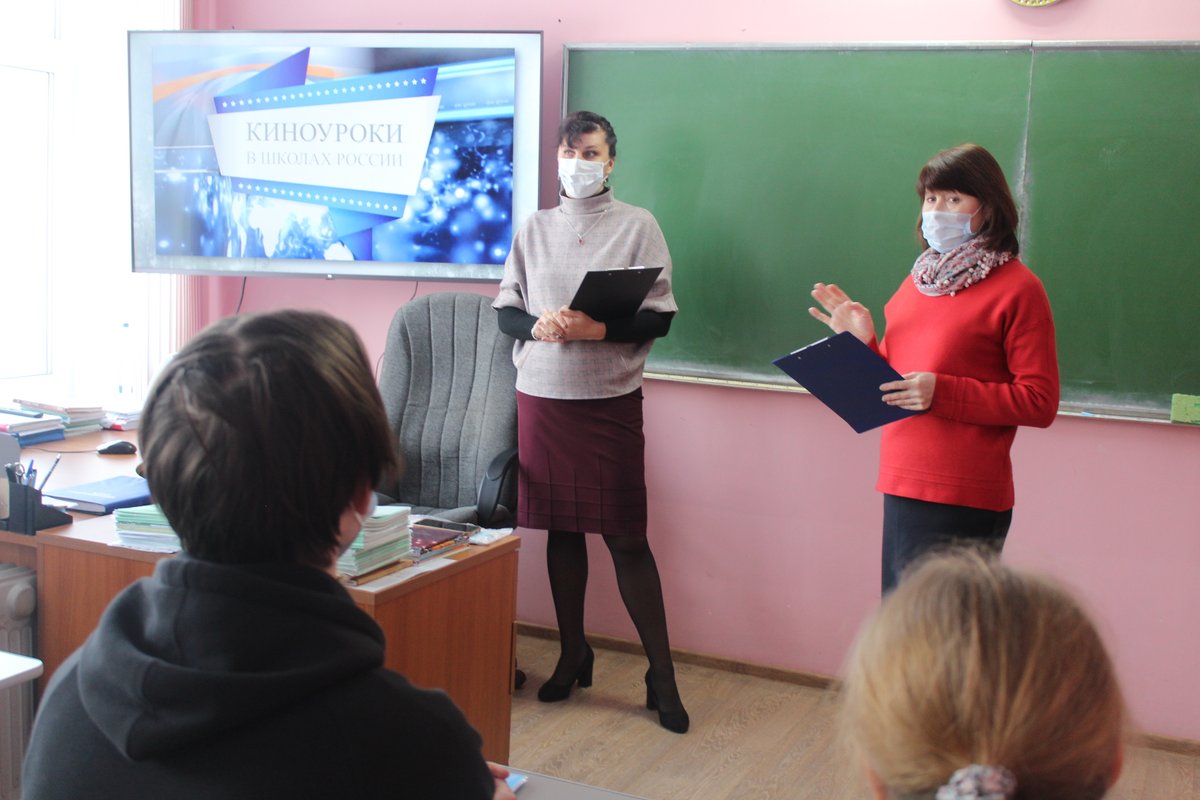 В Шуйском районе состоялась презентация проекта "Киноуроки в школах России".В рамках проекта создаются киноуроки-профессиональные худ.фильмы для детей, помогающие доносить до детей такие важные понятия как справедливость, искренность, дружба. 
#ЕР37 #ИвановскаяОбласть #НоваяШкола