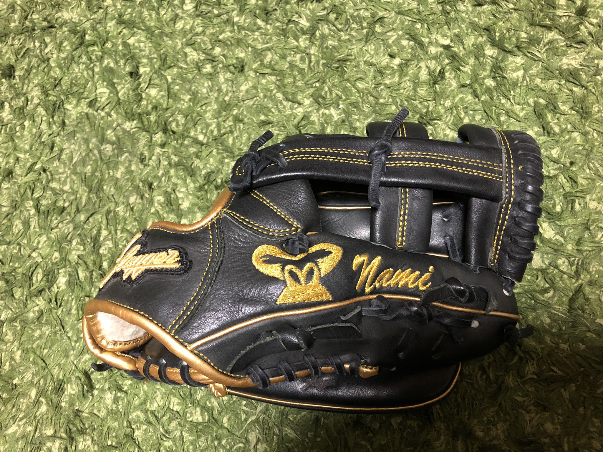 今浪隆博 実使用グローブ