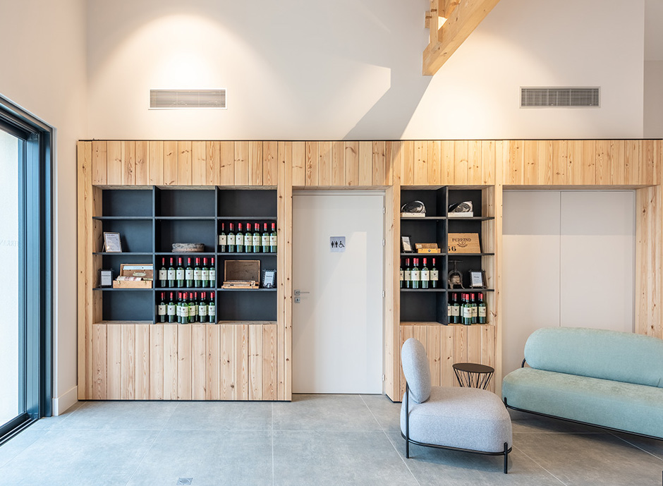 Château Ferrand Pomerol 🍷
Le vin de Pomerol est l'un des meilleurs vins rouges de Bordeaux. A la richesse du Bourgogne, il allie la finesse du Médoc et la générosité de son voisin de Saint-Emilion.🍇

Pour en savoir plus, écoutez In Vino sur Sud Radio ce weekend à 12h30 !