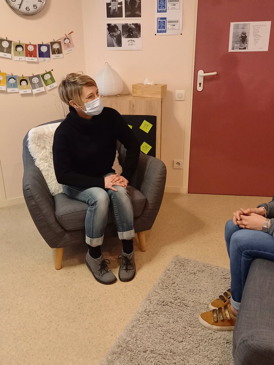 Reportage de #France3Normandie à la Mado,  sur les effets de la crise sanitaire sur les jeunes.  Diffusion dans le journal régional ce vendredi midi et soir.  La jeune Romane en entretien avec Mme Ledanois, accueillante écoutant à notre antenne de Saint-Lo.