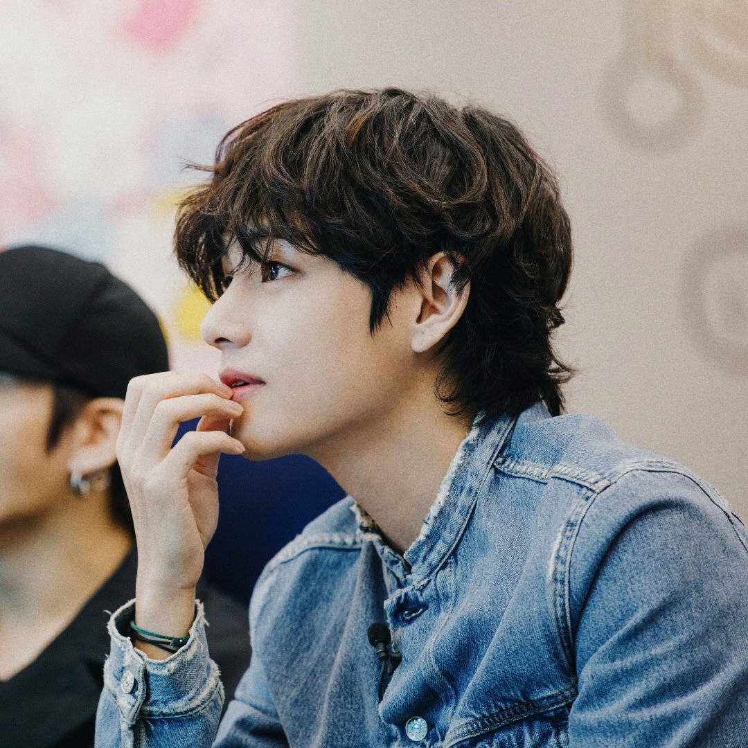 guksupv's tweet photo. [ taekook lokal au ]
— 𝘵𝘦𝘯𝘵𝘢𝘯𝘨 𝘢𝘳𝘬𝘢.

nata tuh sayang, ama arka. sekarang arka suka lakuin seribu satu cara biar nata bilang “nata sayang arka” hampir tiap hari, katanya. dan emang iya, nata makin sayang—banget. https://t.co/dZvzkQCCKI