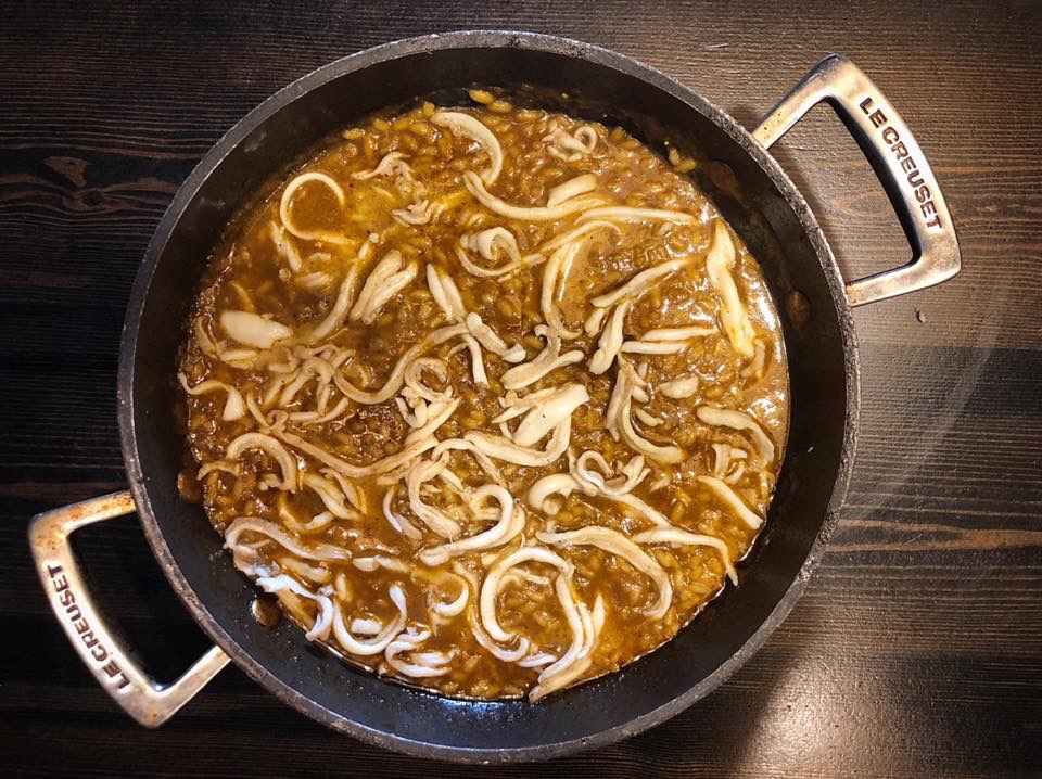 arroz_illaderiu's tweet photo. “Los clientes van al Compartir a pasárselo bien”, esta es la filosofía del restaurante arraigado en Cadaqués y nacido en el año 2012 nos explica Mateu Casañas.
 
https://t.co/7Lfxm2iuW8
 
#oriolcastro #mateucasañas #eduardxatruch #compartircadaques #gastronomia #arroz #illaderiu https://t.co/G5atiwIRSy