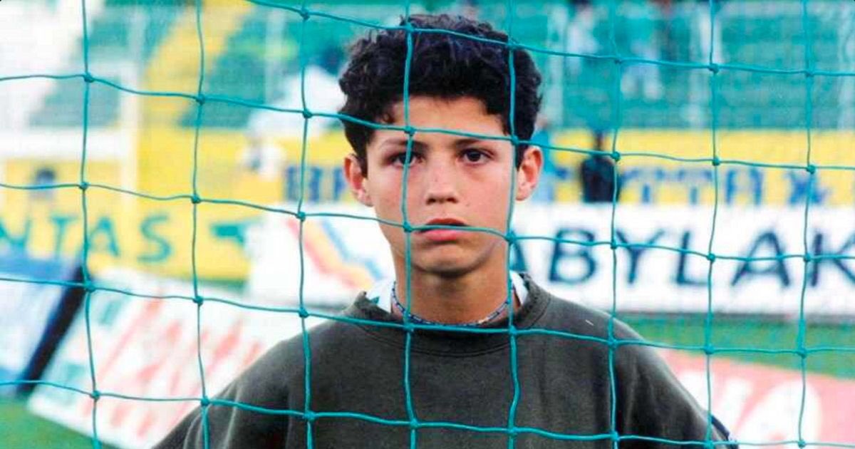  5 FÉVRIER  CRISTIANO RONALDO, DE FUNCHAL À LISBONNE. UN "GAMIN PAS COMME LES AUTRES".  HISTOIRE & ANECDOTES...