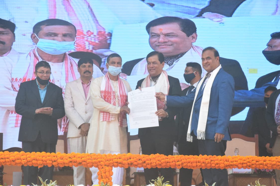 himantabiswa's tweet photo. ⛓️THREAD
LARGEST RECRUITMENT EVER!
A matter of great pride as we handed over 29701 appointment letters to teachers & non-teaching staff today, first ever such drive in Assam.
Congratulations to all deserving teachers & staff. We count on your contribution.
@sarbanandsonwal https://t.co/HMEbvxOzXq