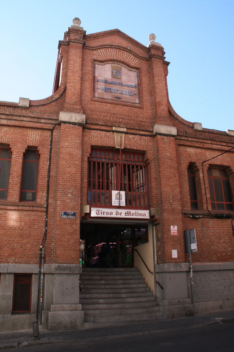 JMDLatina's tweet photo. Datos peatonalización Plaza Doña Urraca.
🚶‍♀️Calle Doña Urraca (desde calle Caramuel hasta la calle Saavedra Fajardo).
🚶‍♂️Calle Laín Calvo (desde calle Doña Urraca hasta Paseo de Extremadura).
🚶Plaza de Huarte de San Juan.
Longitud: 342 metros.
Superficie: 6.601 metros cuadrados. https://t.co/WIQNvPe2Bm