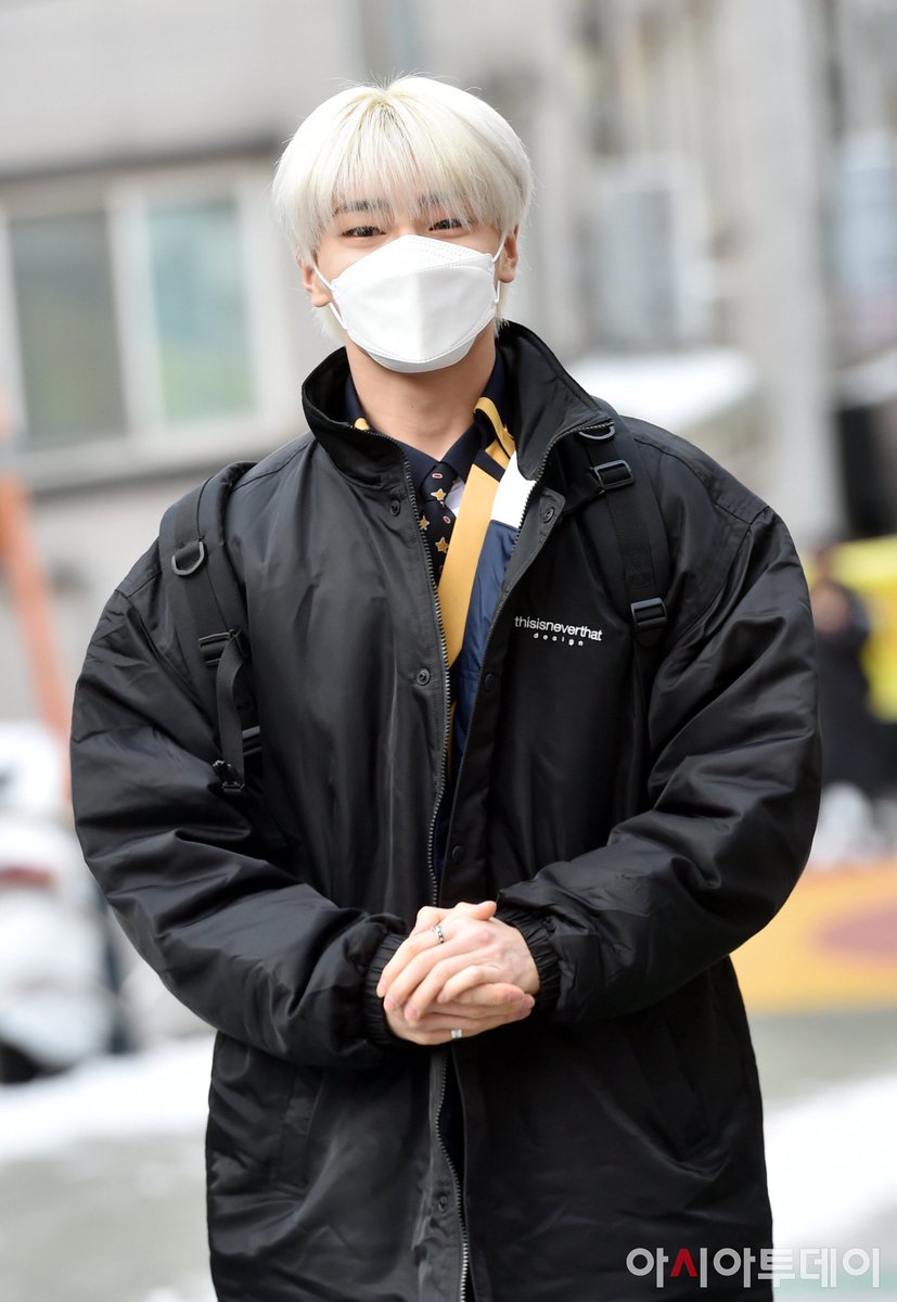 Aiiida08's tweet photo. #IN_GraduationDay
#HAPPYGRADUATIONJEONGIN
#JeongInGraduation
#JeongIn
#StrayKids
Mi Niño ya se graduó 🥺❤️, feliz graduación amor, espero que disfrutes tu día de graduación, te adoro muchísimo ✨❤️❤️❤️
Te AMOOOOOO 🦊💛 https://t.co/4px0FMd6jp