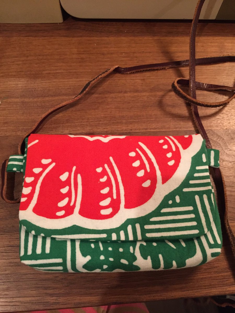 Yuni325's tweet photo. @ad_designing お祭りシリーズ。バッグ編。
毎年違う手拭いで作るので作っても3日間しか使われません… https://t.co/qUNWoGd9es