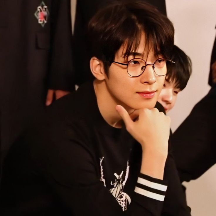 when you realize that you're falling for your best friend jeon wonwoo.— a heart fluttering thread 