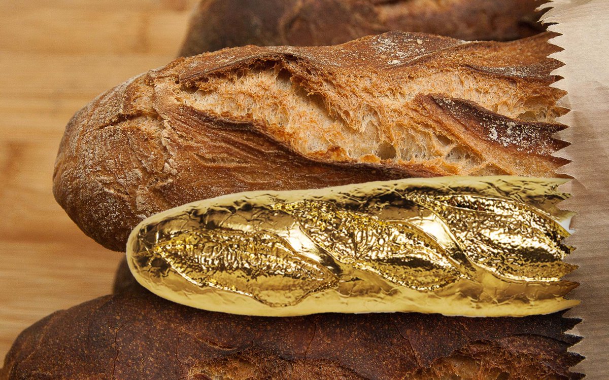 agaunews's tweet photo. It's a baguette! Its silver, and gilded, but it's a baguette! Don't eat it...

https://t.co/I8ISMdFL6M https://t.co/A0DBqQvXqd