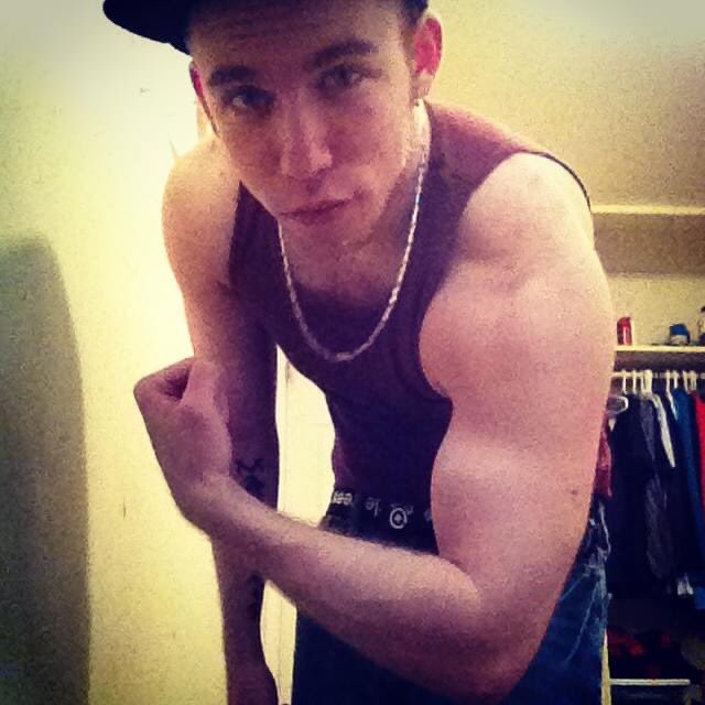 carlossboi's tweet photo. Huge transformation over the years.. went from being 110lbs drug addict to 190lbs today (picture not in here) #sobriety #eboysworldwide #bodybuilding https://t.co/JVnRk9BxEt