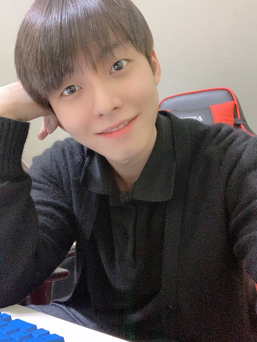 officialD1CE's tweet photo. [#우진영] 우리 됸리 주말 잘 보냉❤️ 

#D1CE #디원스 https://t.co/LBhbya9V0C