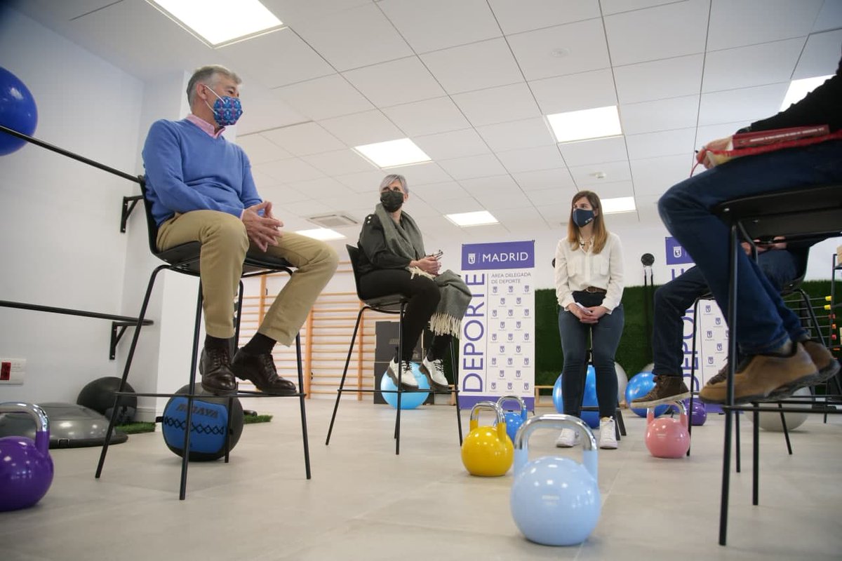 👟 Desde <a href="/MADRID/">Ayuntamiento Madrid</a> seguimos apostando por el deporte base, con 5M € en subvenciones para ayudar a los clubes deportivos a recuperarse de la crisis

👉🏼 @SofiaMirandaCs se reúne con sus representantes para escucharles y mostrar apoyo a su imprescindible labor #MadridEsDeporte