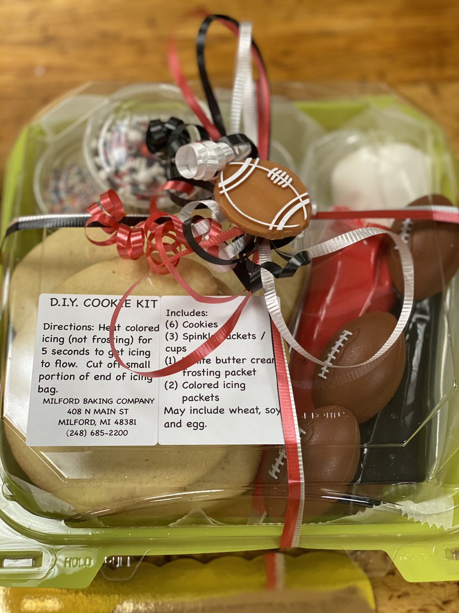 Milfordbakery's tweet photo. Super bowl treats for this weekend, even more in store #Super Bowl LV #milfordbakingcompany #cookies https://t.co/lxLf1fNzU4