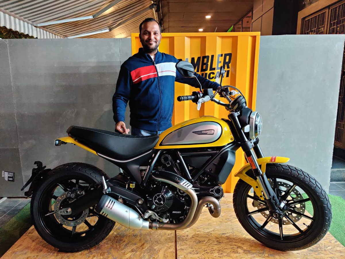 Meet Sanket Bana. For more than two decades, Sanket’s father, Mr. Vijay Bana used a bicycle to commute to his office. As he grew professionally, he got himself a small motorcycle for his commute and life passed on.