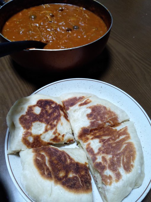 カレーとナン
今日のナンは最高の出来でした!
モチモチパリフワ! 