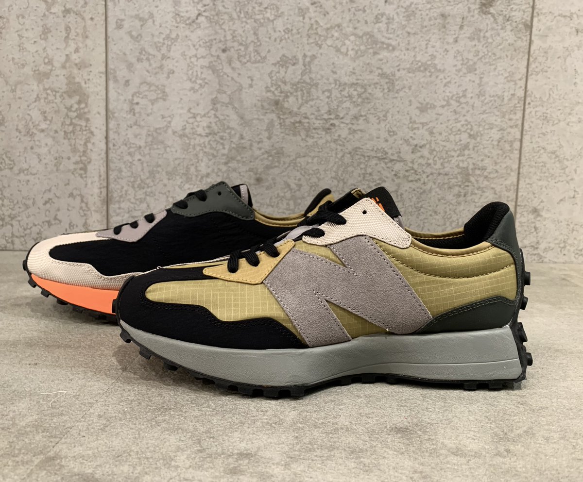 nb_GFO's tweet photo. ニューバランスのヘリテージに基づきながら、現代的でフレッシュなモデルに再構築した「327」。パッチワークイメージの新色を2/6（土）より発売

MS327 PA(BLUE),PB(KHAKI)
PRICE：13,000円+税
WIDTH/SIZE：D/22.5-29.0cm

#newbalance 
#ニューバランス 
#グランフロント大阪
#MS327 https://t.co/1tk1Aml7OX