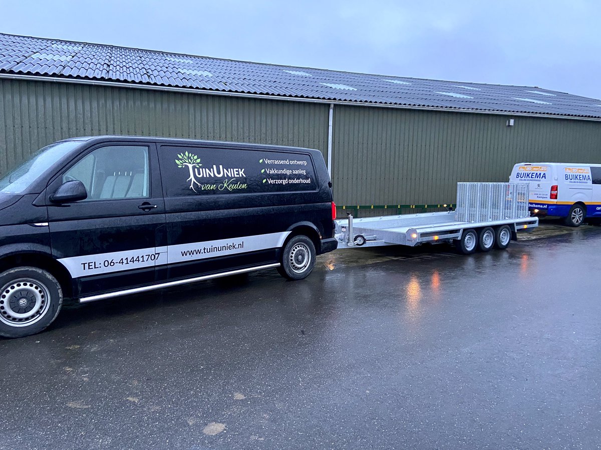 Vandaag een nieuwe machine-transport Hulco Terrac-3.3500 aan TuinUniek van Keulen geleverd. Zware aanhangwagen voor het zware werk. #vakman