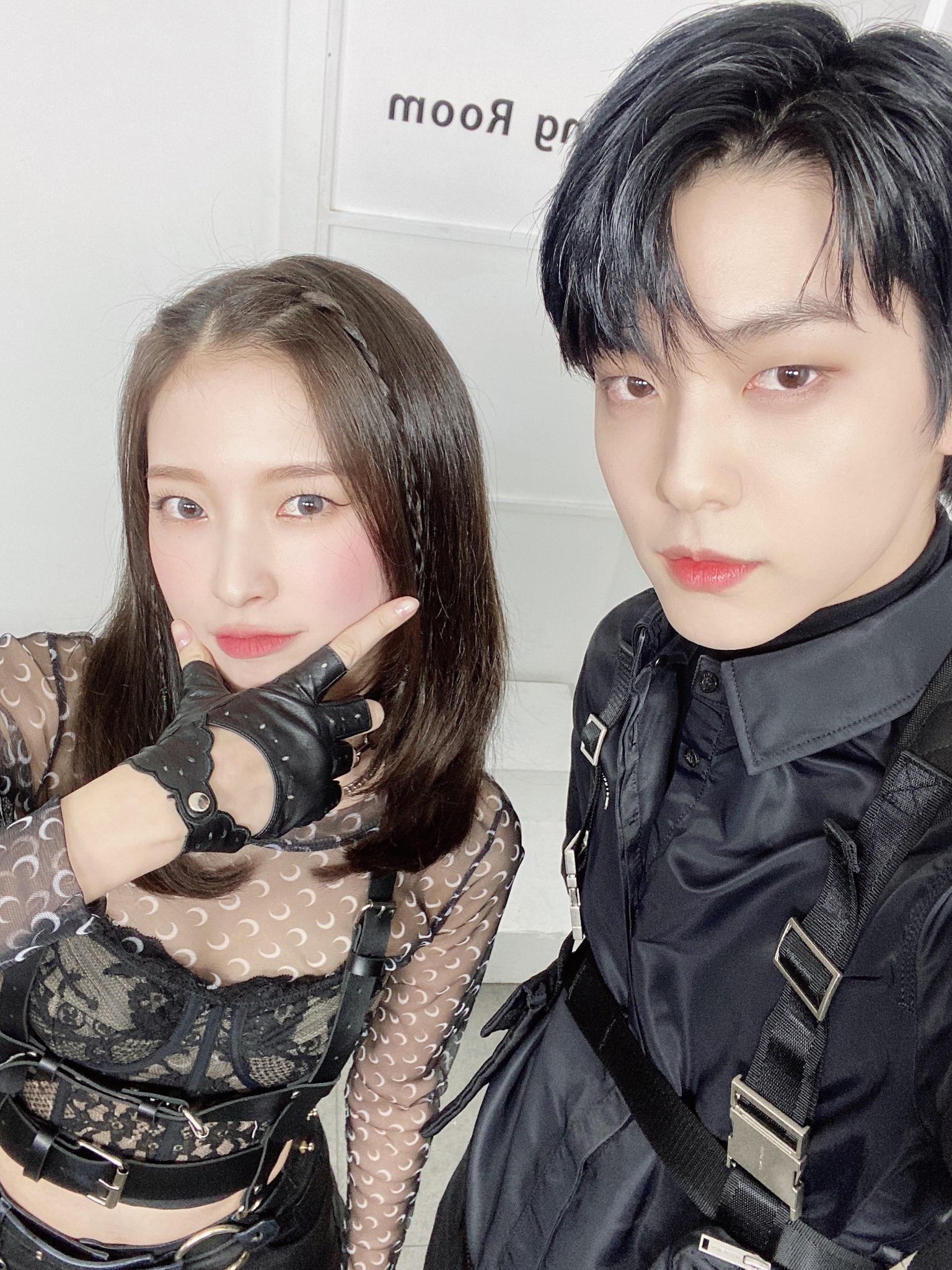 EtdfEJCVEAAPQ7n?format=jpg&name=large