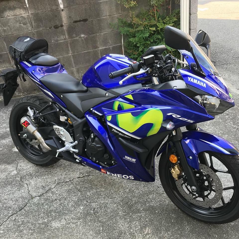 tabasa1116's tweet photo. 今まで4台バイクを乗り継いで来ましたが、今年中にはCBR400Rに乗りたいと思ってます。 #バイク乗りとして軽く自己紹介 https://t.co/HgmsHm7k8f