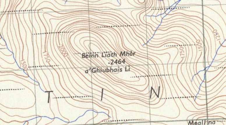 Today is #SayAGaelicPhraseDay, and many of Scotland's mountains have wonderfully descriptive Gaelic names, such as Beinn Liath Mhòr a’ Ghiubhais Lì - the big grey hill of the colourful pine. maps.nls.uk/geo/explore/#z…