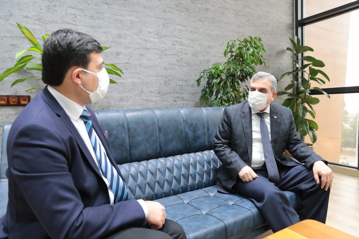 Milliyet ve Posta gazetesi yazarı @Eren__AKA ile bir araya geldik. Gelişen Şanlıurfa sanayisini konuştuk. Kendilerine teşekkür ediyorum.