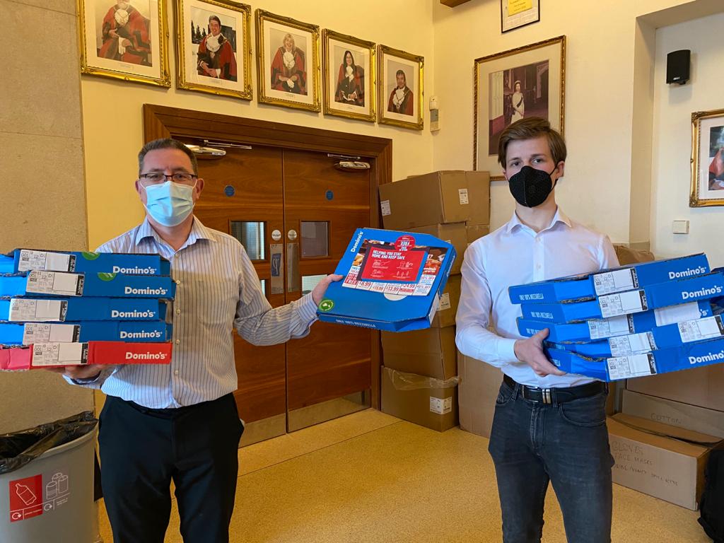 They’ve arrived!! Thanks @CybrIam for this super generous pizza delivery for all the NHS staff and volunteers working at the Covid vaccine clinic today in Ellesmere Port. This will keep our vaccinators going 💪 💙💙