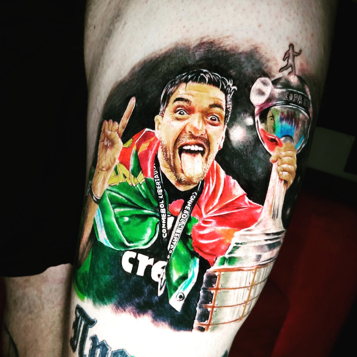 rafaklest's tweet image. Fanatismo (do francês "fanatisme") é o estado psicológico de fervor excessivo, irracional e persistente por qualquer coisa ou tema!

SIM, EU SOU FANÁTICO PELO PALMEIRAS... talvez doente, maluco demais? Sim, Tudo isso!
Promessa é dívida meus amigos, e eu eternizei minha promessa!