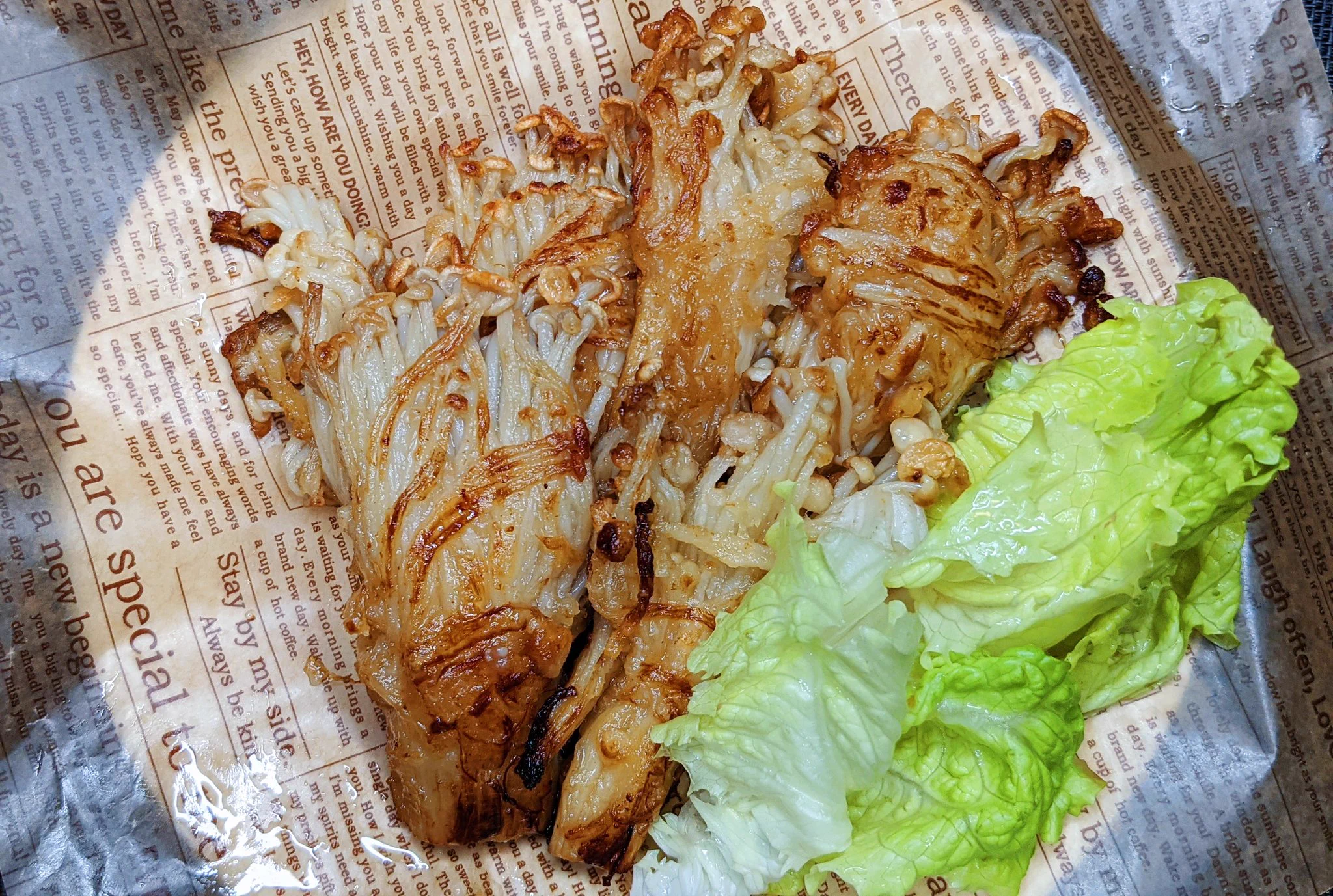 サラダに添えて食べたい！お家で居酒屋気分を味わえる、フライドえのきの作り方！
