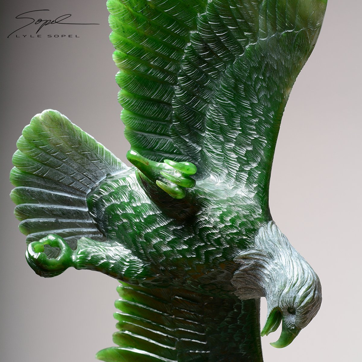 LyleSopelStudio's tweet photo. To give you an idea of the size of some of my sculptures, here I am pictured with a giant jade eagle for reference.
#lylesopel #sopelstudio #rawjade #jade #gemstonecarver #natureinspired #gemstoneart #luxuryinteriordesign #luxurydesign #luxuryfineart #fineartist https://t.co/eus7n9wKhq