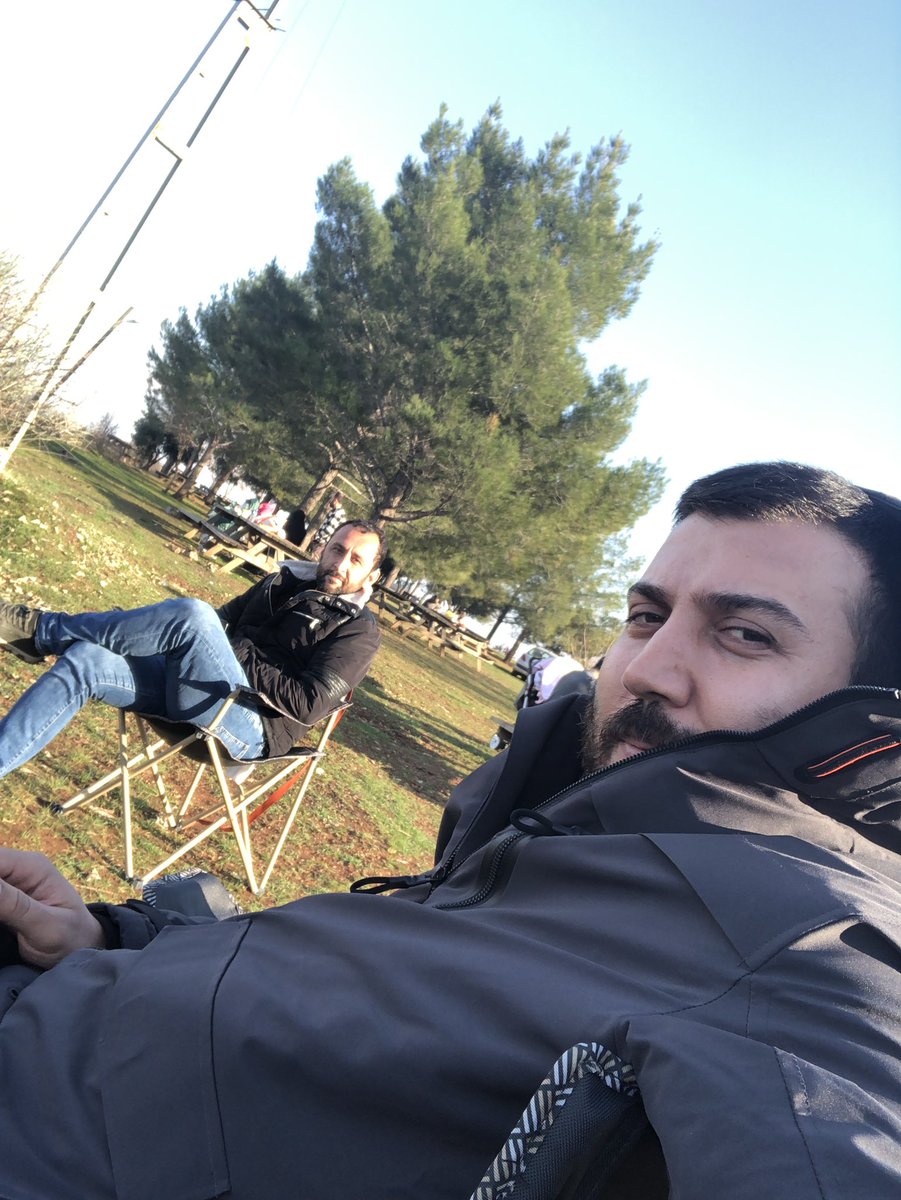 “Doğa, sevda yüklü analar gibiydi.
Yeri geldi, merhametini gösterdi
Yeri geldi, kırdı, yıktı, geçirdi.
Doğa, İlah'ın kurduğu eşsiz mekan
Milyonlarca yıldır devam eden hazine
Kim yaşadı, kim yaşıyor, kim yaşayacak?”

 #60BiniGörmeyeniGörmeyiz